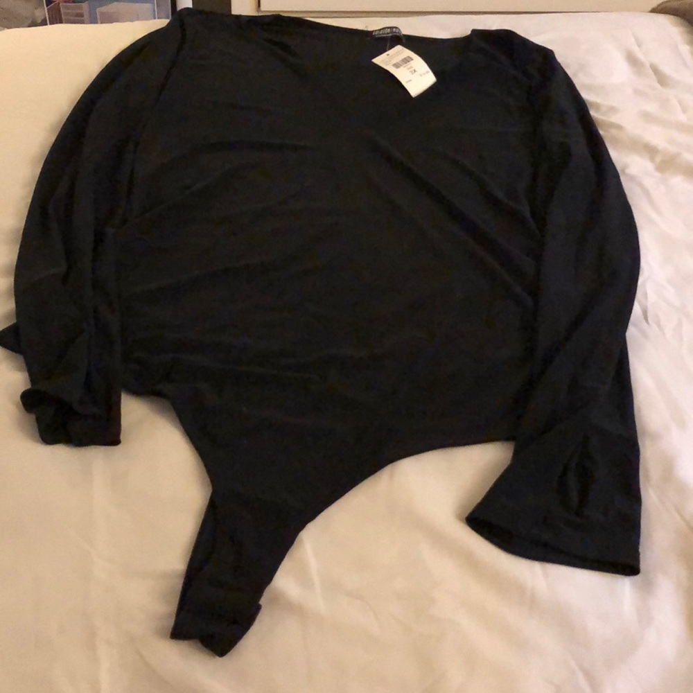 Fashion nova v neck long sleeve body suit